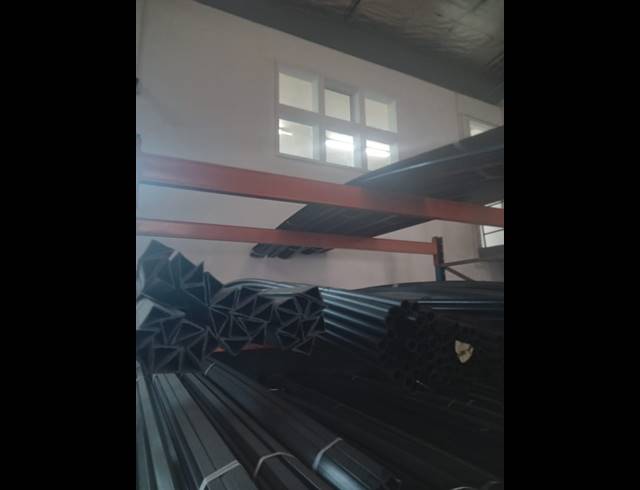 300M² MINI FACTORY TO LET IN SPRINGFIELD PARK